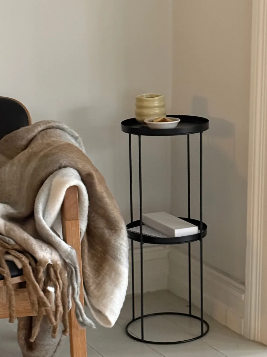 BAXTER Sidebord (24x24x60 cm). Matt Sort