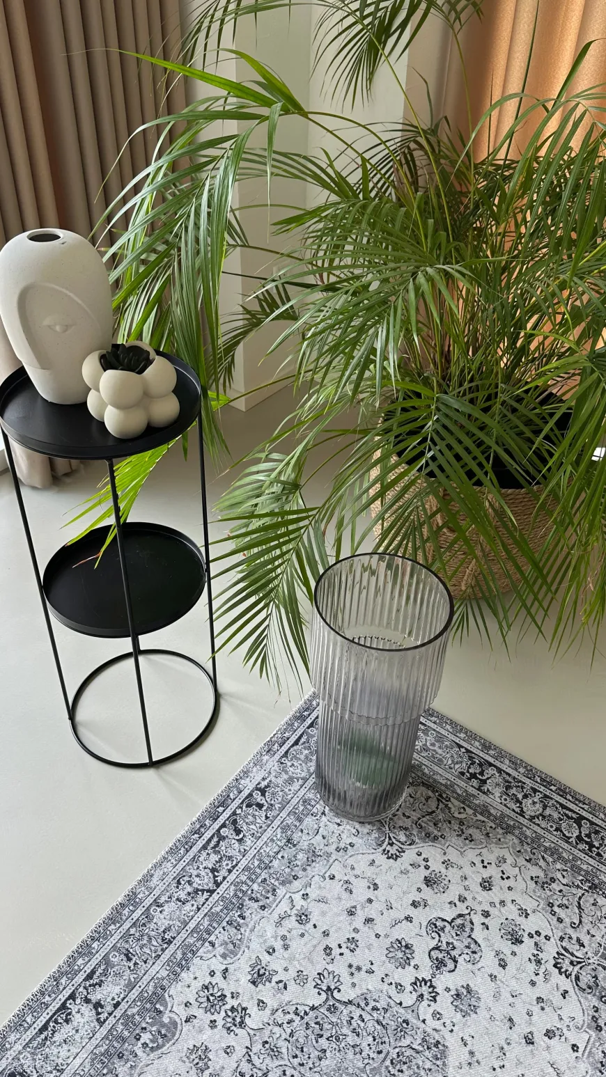 BAXTER Sidebord (24x24x60 cm). Matt Sort