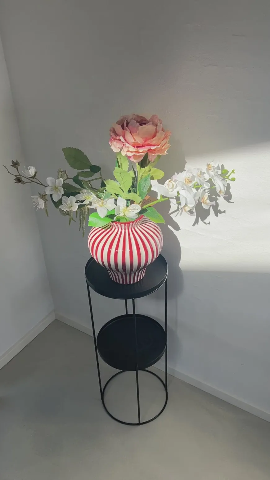 BETSY Vase (Ø 21 x 21cm) Burgandy Stribe