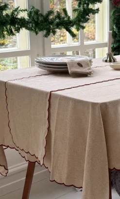 Bordløber m. Rød Broderi Kant (30x180cm)