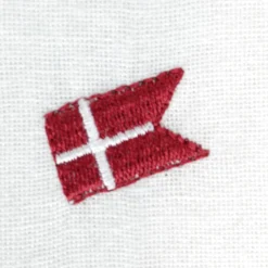 Dug m. Broderet Dansk Flag. (140x270cm) Hvid