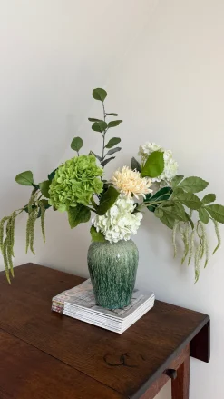 Evighedsbuket Nordisk Natur m. Hvide og Grønne Blomster