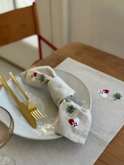 Juledækkeserviet m Hjerte Broderi (30x45cm)