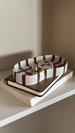 Keramik Bakke BIDDA i Beige m. Burgundy Striber (12,2x20x3cm)