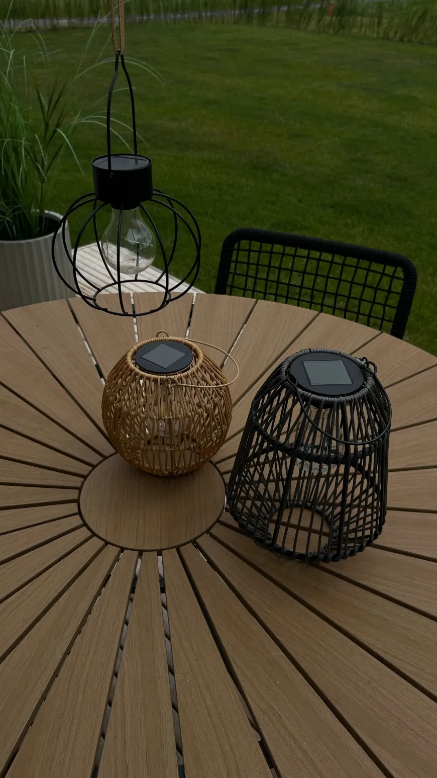 Solar Lampe i Metal og Rattan FLORIN Natur (20 x 28cm)